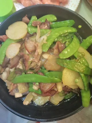 豌豆片炒腊肉农家小炒