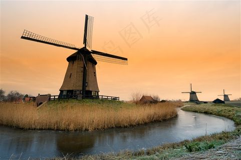 美丽的荷兰风车景色图片