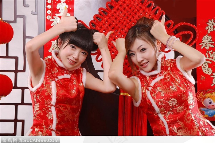 喜迎新年的美女