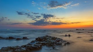 海上日落晚霞风景图片