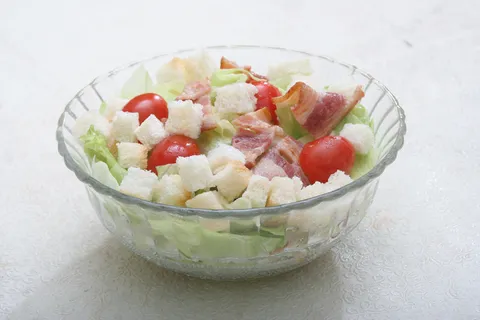 凯撒沙拉 18元  香甜