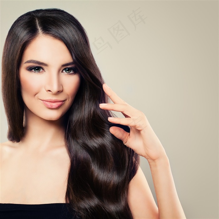 气质棕发美女美容图片