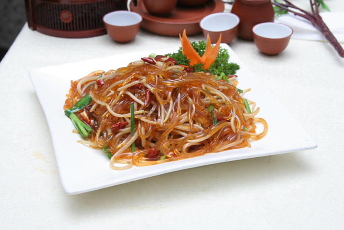 豆芽炒粉12元