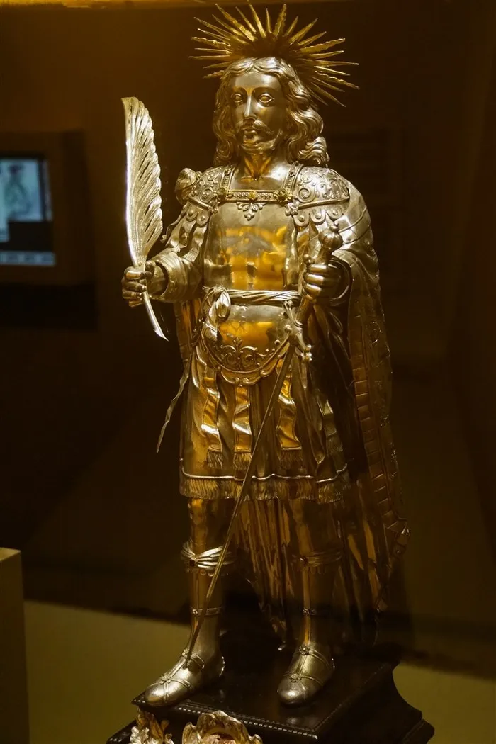 欧洲古代铜人雕塑