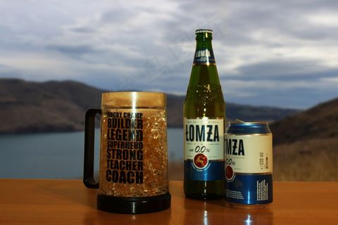 啤酒广告摄影图片