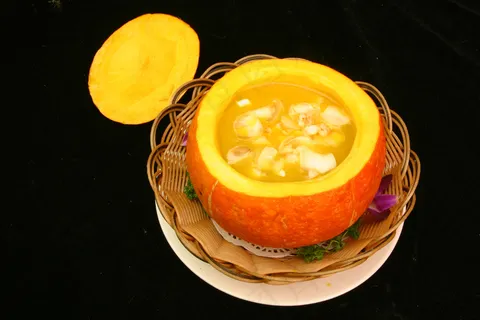 粤菜1442金瓜海鲜盅