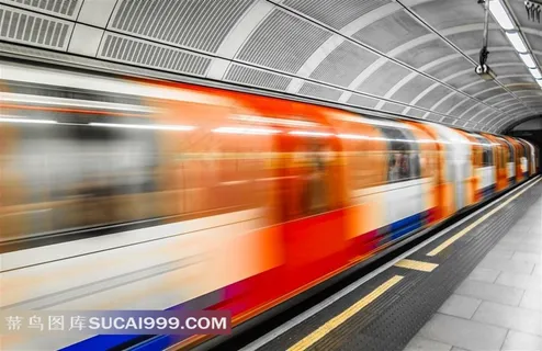 列车进站时的摄影图片 列车进站时的摄影图片