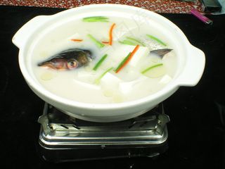0887鱼头炖豆腐汤.JPG