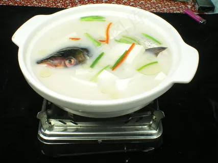 0887鱼头炖豆腐汤.JPG 0887鱼头炖豆腐汤.JPG