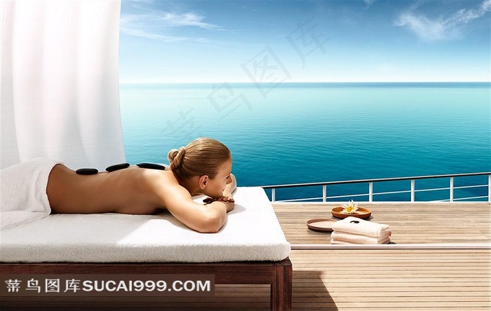 做SPA美容的美女