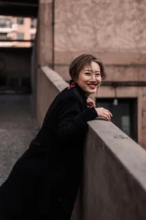 开朗笑容美女图片 开朗笑容美女图片