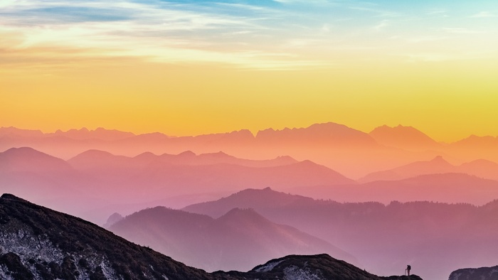 天空山林风景