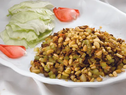 CXC03615七味鲜蘑炒鸽松 CXC03615七味鲜蘑炒鸽松