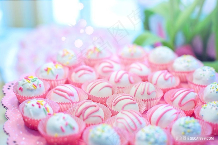 小清新可爱美味粉色纸杯甜点