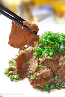川葱香牛柳中华美食摄影图