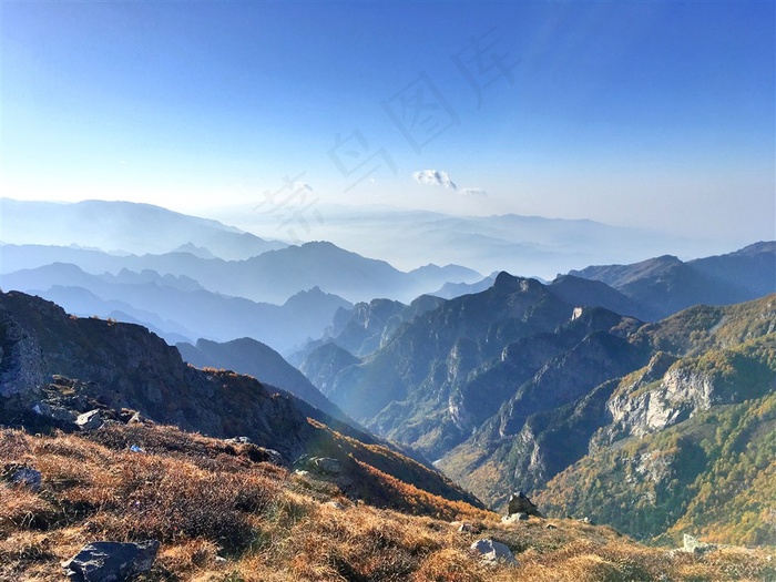 太白山远眺图片