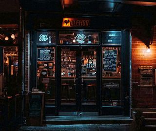 夜晚街道美食小店户外灯光摄影