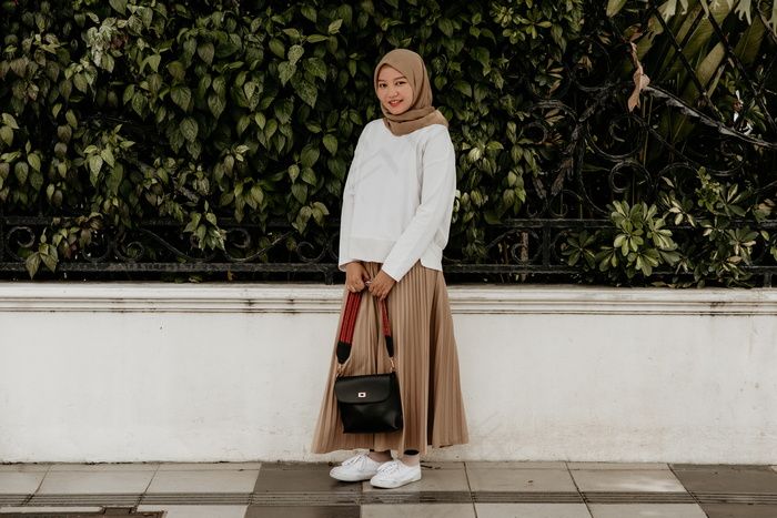 包头巾的女人图片