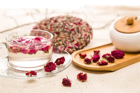 金边玫瑰花蕾茶饼茶叶摄影