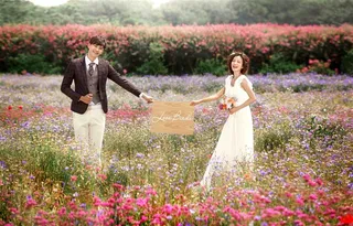 浪漫花季幸福恋人婚纱图片