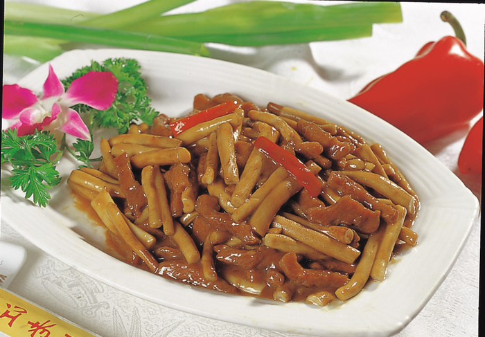 0806C-005茶树菇炒牛柳