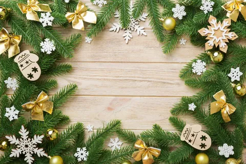 圣诞节垂直画幅场景圣诞装饰金色圣诞球(23)