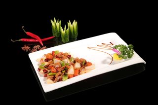 辣子鸡丁餐饮快餐盖浇饭产品成品高清大图黑底长盘