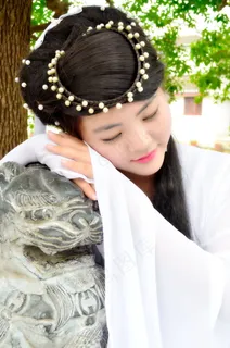 休憩的古典美女图片 休憩的古典美女图片