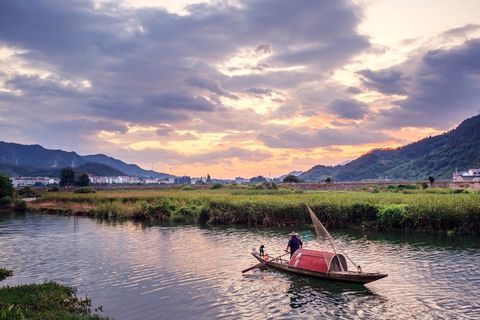 安徽新安江水上风景图片-第3张
