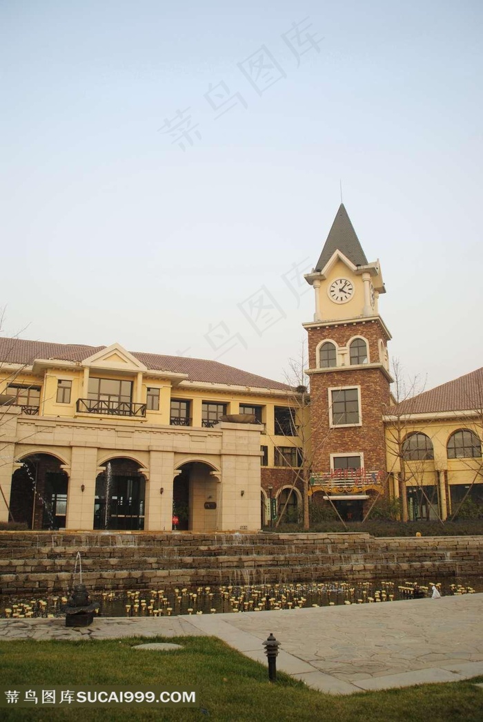 天津团泊湖别墅区院内景色照片