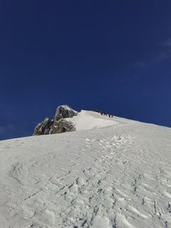 蓝天云海哈巴雪山攀登