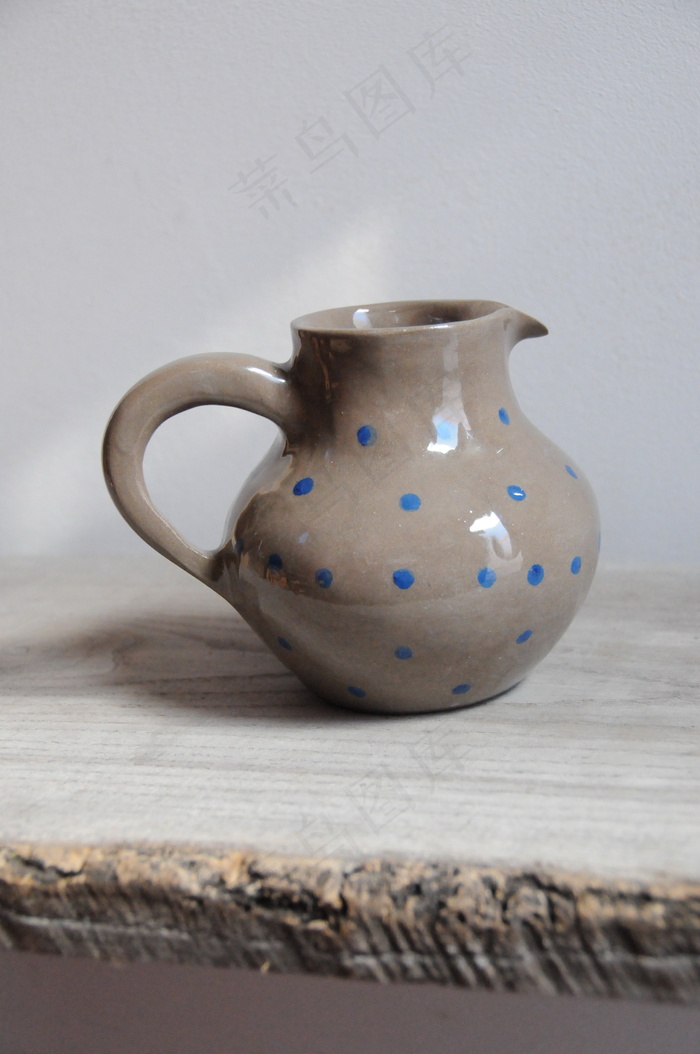 陶瓷冷水壶图片