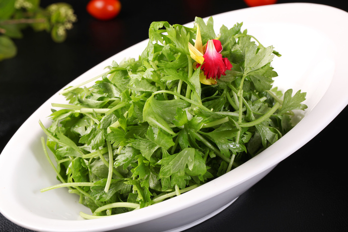 蒜汁香芹苗 (1)