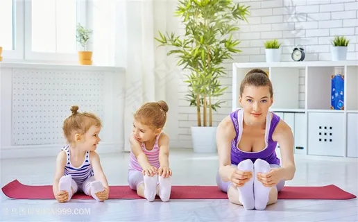 练习瑜伽的儿童高清图
