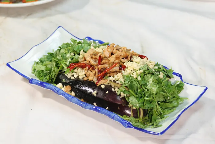 16乡村扒茄子  东北菜馆