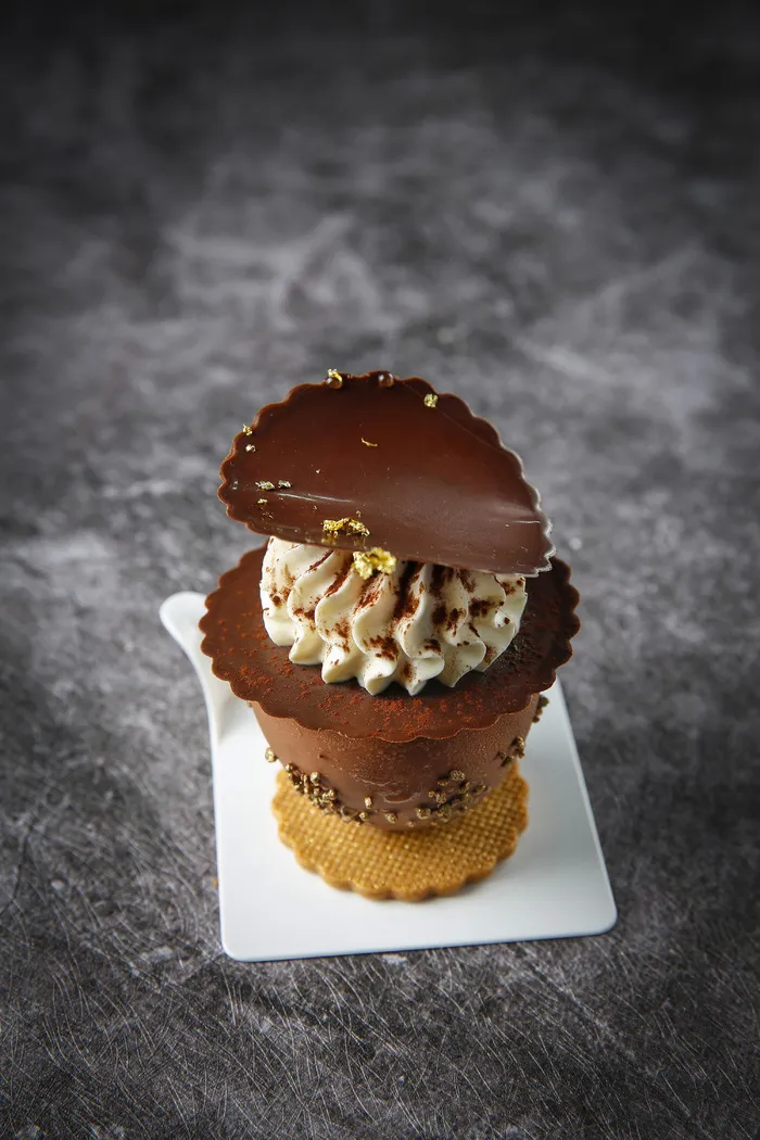 蛋糕店小蛋糕慕斯美食甜品图片