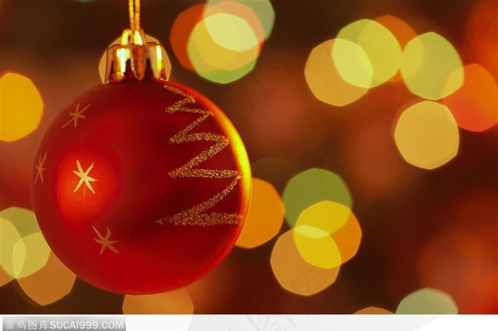 圣诞色彩-夜晚时的红色圆球