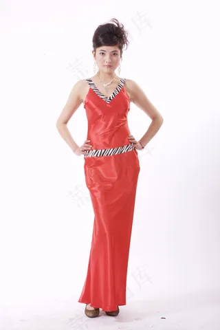 红色长款礼服
