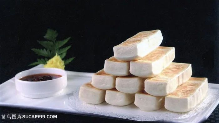 农家馍蘸酱的美食图片