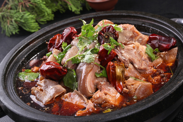 石锅带皮羊肉