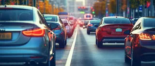 下班高峰期拥堵的马路摄影图