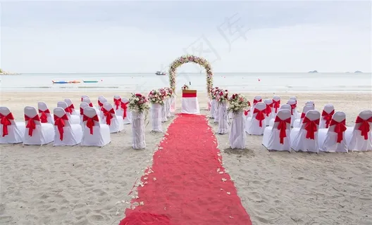海滩上婚礼现场