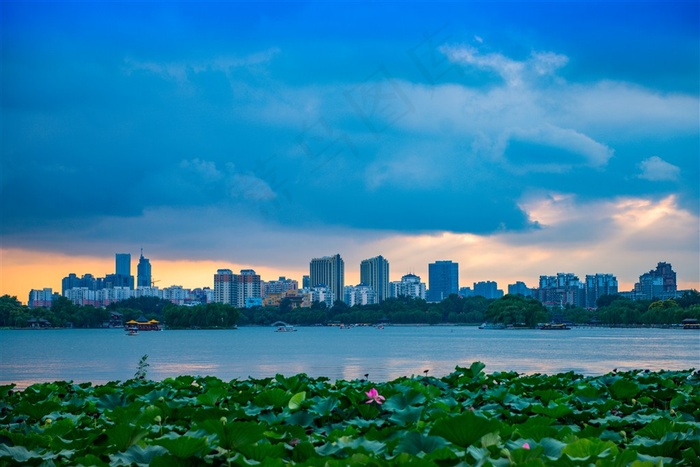 大明湖的天空