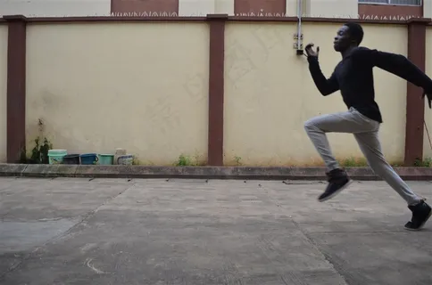 奔跑的男子素材