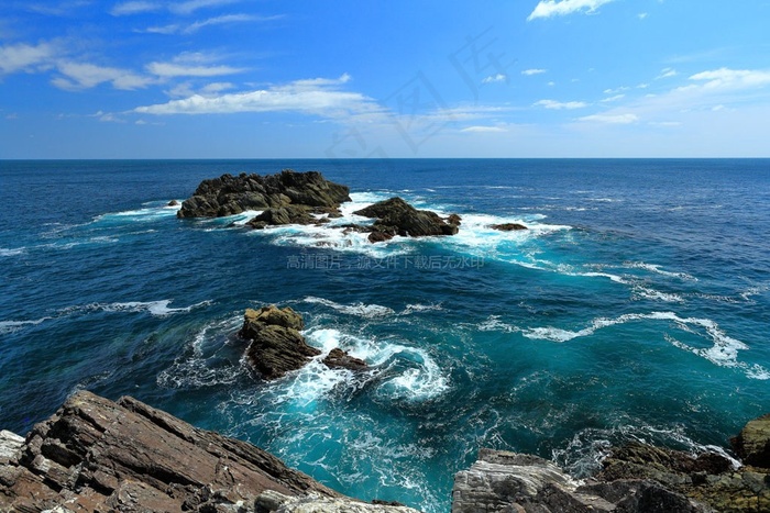 广阔大海礁石风景