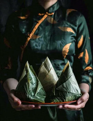 端午节粽子粽叶绿色粽香美食佳节摄影图