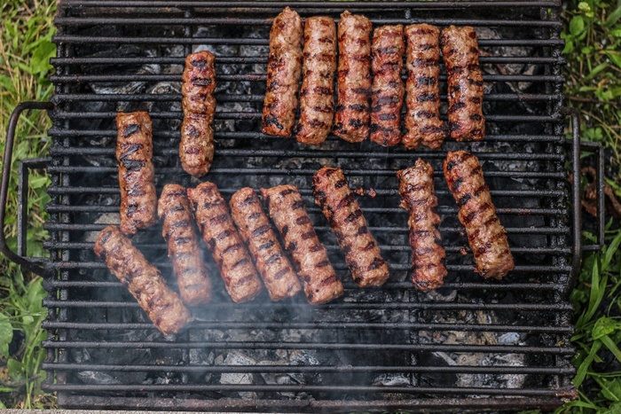 烤架烧烤肉串图片