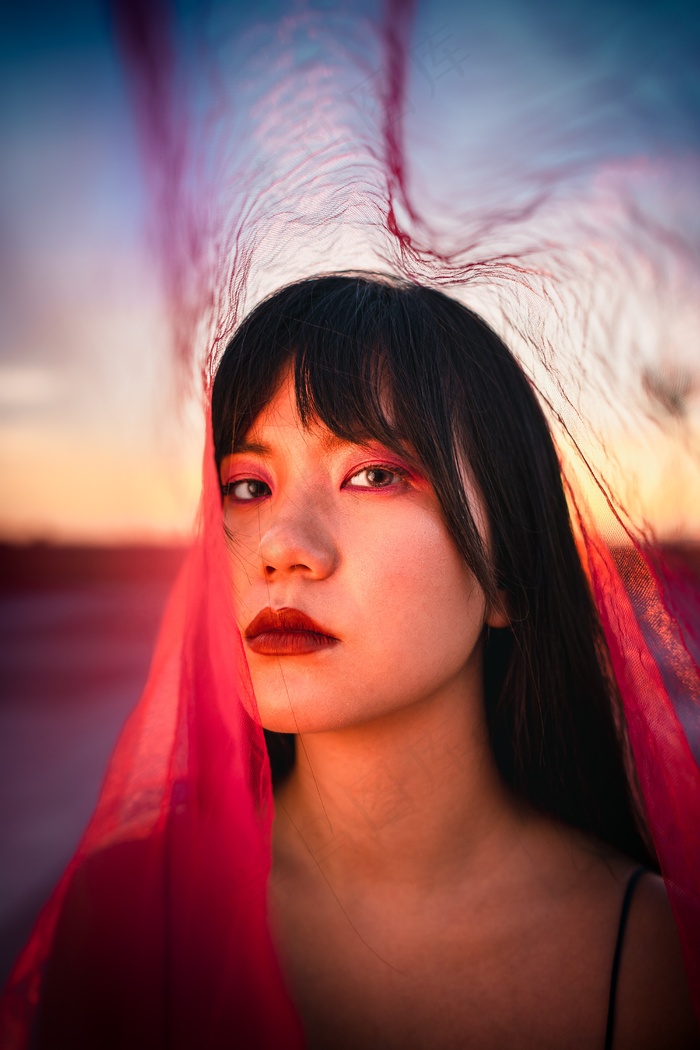 烈焰红唇亚洲美女图片