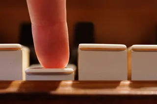 钢琴黑白琴键特写素材图片