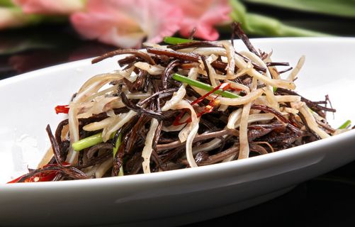 茶树菇拌耳丝 38